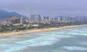 Imagem 2: Apartamento alto padrão com sacada ampla e vista para o mar, 3 suítes sendo 1 com acesso a