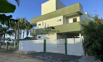 Imagem: Sobrado Pé na Areia, Balneário Cambiju