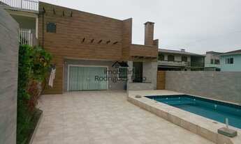 Imagem: Casa Sobrado, a 500 metros do mar, Residência