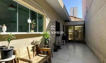 Imagem 2: Linda casa à venda no Alto da Mooca, com 4 quartos, 4 vagas e quintal com churrasqueira