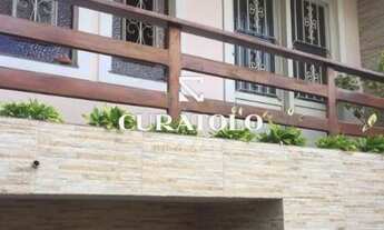 Imagem: Sobrado com 5 dormitórios, varanda, churrasqueira