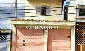 Imagem: Sobrado com 3 dormitórios, quintal e 3