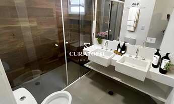 Imagem 7: Sua moradia de Alto Padrão Pronta para Morar: Casa com 3 Suítes, 2 Vagas e Área Gourmet co