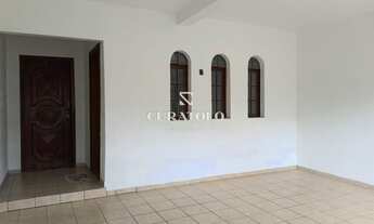 Imagem: Casa à venda com 2 quartos e 2 vagas em