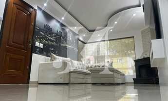 Imagem 2: Casa sobrado de 233m², 3 Suítes e 7 Vagas no Jardim Anália Franco