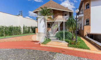 Imagem 2: Casa em condomínio de 320m², 7 Suítes, Elevador com acesso aos 4 pavimentos e 4 Vagas - C