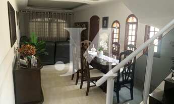 Imagem 7: Casa Sobrado de 240m², 3 Dormitórios com 1 Suíte e 2 Vagas