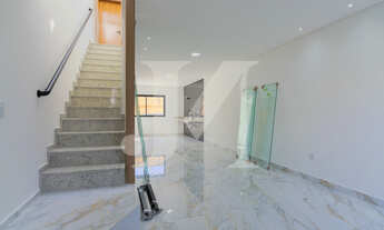 Imagem 2: Casa sobrado de 170m² com 3 Dormitórios, 1 Suíte e 4 vagas de garagem