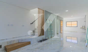 Imagem 1: Casa sobrado de 170m² com 3 Dormitórios, 1 Suíte e 4 vagas de garagem