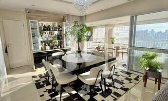 Imagem 7: Apartamento de 171m², 3 Dormitórios com 3 Suítes, hall social privativo e 3 Vagas no Condo