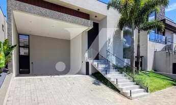 Imagem 1: Casa em condomínio fechado de 360m², com 3 Suítes e Área gourmet, Piscina e 4 Vagas no Con