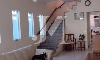 Imagem 3: Casa sobrado de 152m², 4 Dormitórios sendo 2 Suíte e 04 vagas de garagem e área de serviço