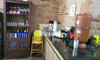 Imagem 7: Sítio com 27.649 m², escriturado, com ampla area de eventos e ótima estrutura, analisa tro