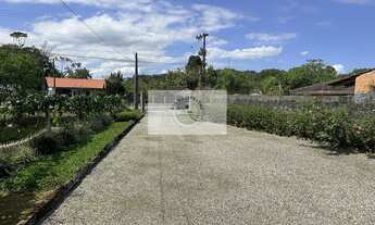 Imagem 2: Sítio com 3.513 m², casa com 2 quartos, amplo rancho, frente para o asfalto