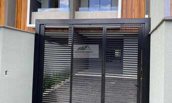 Imagem: Sobrado à venda no bairro Saguaçu - Joinville/SC