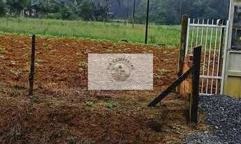 Imagem 3: Sítio com 3.650 m² na região de Pirabeiraba, pronto para construir, com riacho