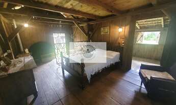 Imagem 4: Sítio com estrutura para pousada ja montada em Campo Alegre/SC, com ponte de 1884, analisa