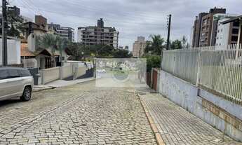 Imagem 2: Residência no coração do América com 235 m² e terreno de 630 m², averbada, próximo ao resi