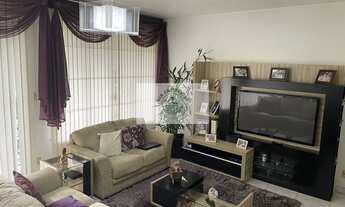 Imagem 3: Residência no coração do América com 235 m² e terreno de 630 m², averbada, próximo ao resi