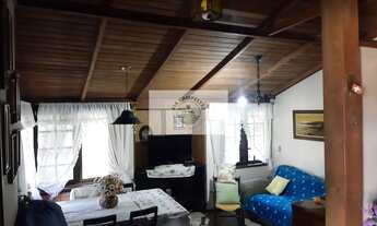 Imagem 2: Residencia com 4 dormitorios, em Campo Alegre, rua pavimentada, lugar super tranquilo