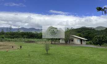 Imagem: Sítio com 22.000 m², com duas casas, riacho