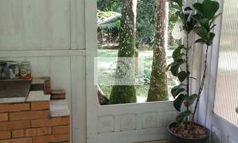 Imagem 3: Sítio com 5.000 m², todo cercado, com casa de madeira de 3 quartos, rua sem saída