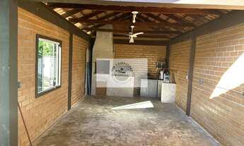 Imagem 7: Residência com 3 dormitórios, garagem, area de festas, amplo terreno