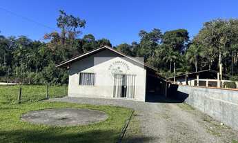 Imagem 2: Residência com 3 dormitórios, garagem, area de festas, amplo terreno