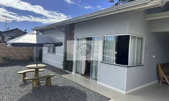 Imagem 2: Residência averbada, 3 dormitórios, mobiliada, 400 metros da lagoa, ótimo acabamento, acei