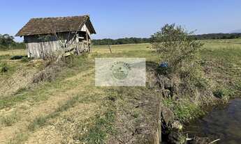 Imagem: Terreno plano e todo limpo, ideal para condominio