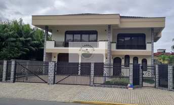 Imagem: Sobrado na região central de Pirabeiraba