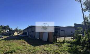 Imagem 6: Galpões industriais com 2.032 m² construidos, num terreno de 18.011 m², frente para o asfa