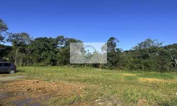 Imagem 2: Galpões industriais com 2.032 m² construidos, num terreno de 18.011 m², frente para o asfa