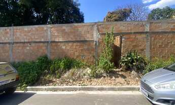 Imagem 4: Lote Amplo com Construção Iniciada em São Joaquim de Bicas – Oportunidade para Investir ou