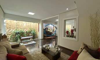 Imagem: Casa à venda no centro da cidade de Araras/SP