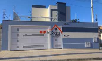 Imagem: Linda casa com 290m² de área construída