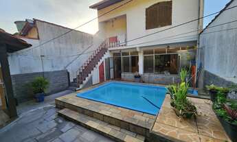 Imagem: Casa com 2 quartos, quintal com piscina!