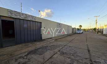 Imagem 2: Casa espaçosa, terreno gigante e preço de oportunidade