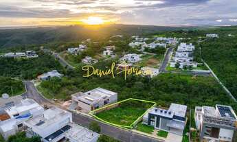 Imagem: Lote murado e terraplanado com 1.027 m²