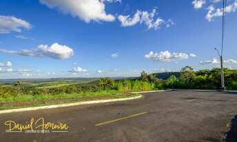 Imagem 2: Lote à venda na parte alta do condomínio Santa Monica