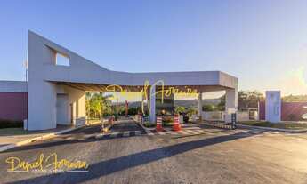 Imagem: Lote já com projeto, sem vizinho de fundo