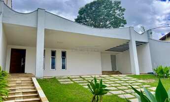 Imagem: Casa Térrea de 04 dormitórios, sendo 02