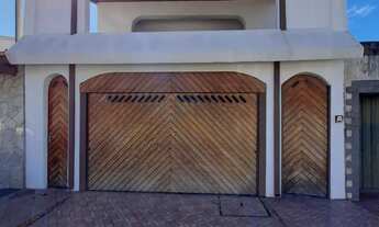 Imagem: Sobrado com 04 dormitórios, sendo 01 suíte