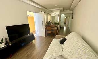 Imagem: Sobrado em condomínio fechado contendo