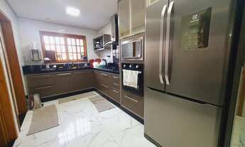 Imagem 6: Sobrado com 03 dormitórios, sendo 01 suíte master e área de lazer com piscina, no Jardim A