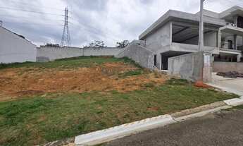 Imagem: Terreno de 300m², à venda no em Condomínio