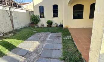 Imagem 3: Casa à Venda na Vila Mogilar – 3 Dormitórios, 2 Suítes e Localização Privilegiada em Mogi