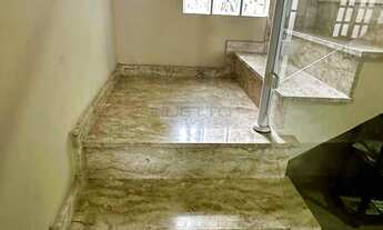 Imagem 4: Casa com 04 dormitórios sendo 01 no piso térreo na Vila Nova Cintra, Mogi das Cruzes, SP