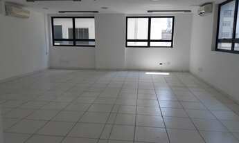 Imagem: Conjunto comercial próximo do metrô Consolação