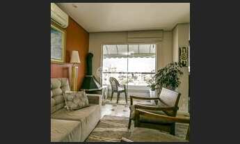 Imagem 4: Apartamento Cobertura 2(dois) quartos com living amplo e lareira